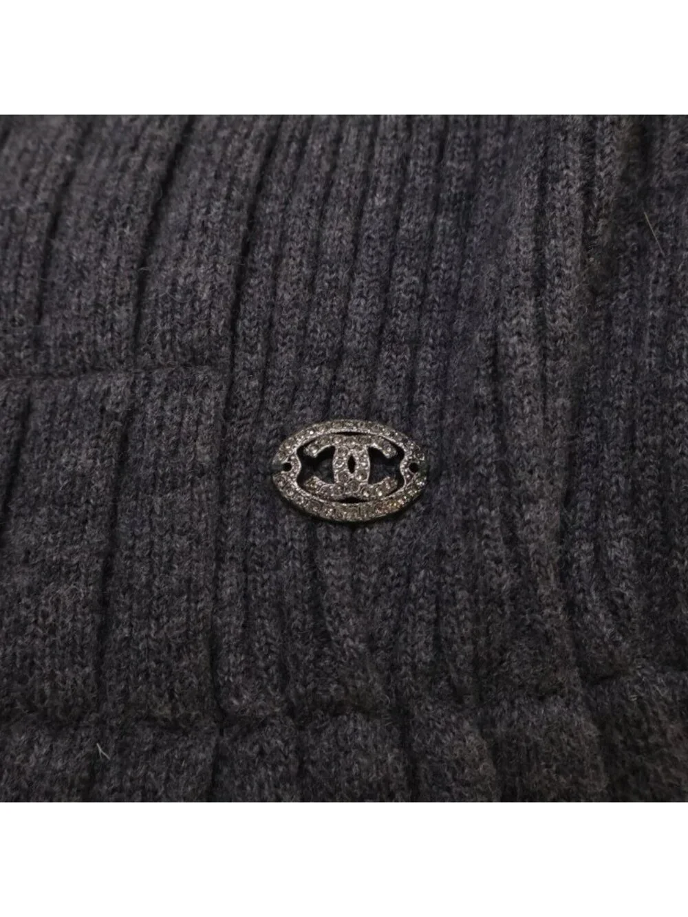 Chanel Wool CC Logo Plate Knit Sleeveless 34 Sweater